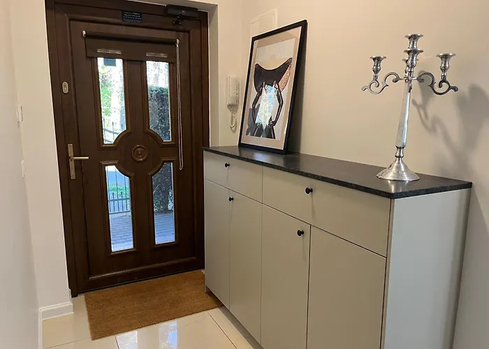 別荘 H2o Parter Domu Z Wlasnym Ogrodkiem ポビエロボ