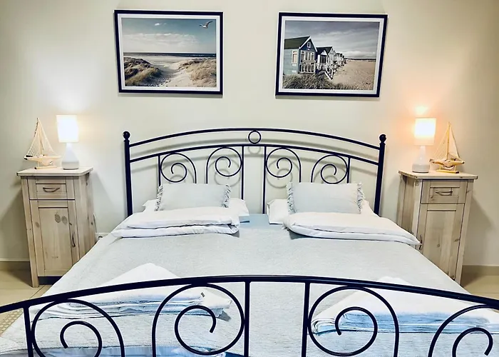 H2o Parter Domu Z Wlasnym Ogrodkiem ポビエロボ