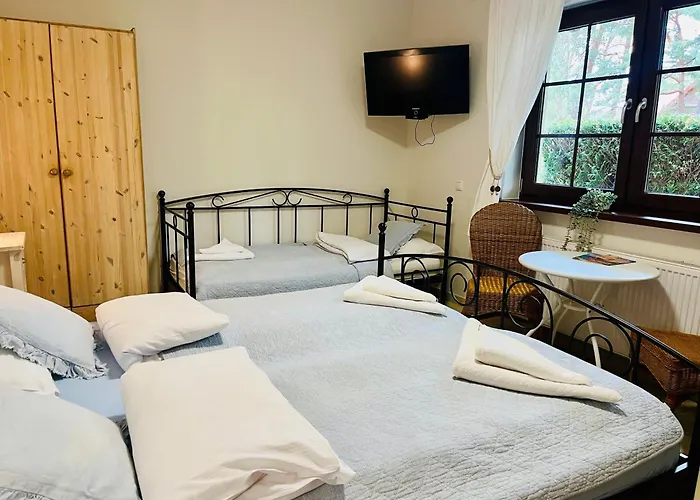 H2o Parter Domu Z Wlasnym Ogrodkiem 別荘 ポビエロボ