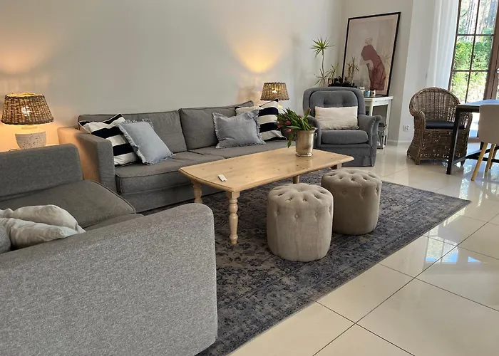 別荘 H2o Parter Domu Z Wlasnym Ogrodkiem ポビエロボ